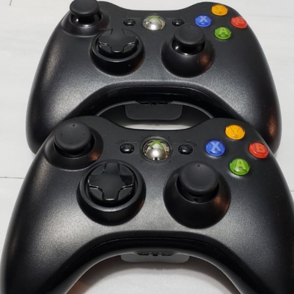 Xbox 360 Console with 2 Controllers, Games, Kinnect, and Cables - Picture 3 of 4